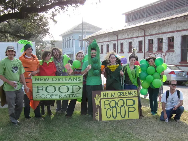 Gold mining at a live, low-stakes casino!