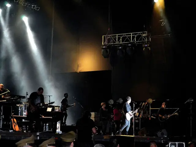 Self-performing conductor captivates audience with rendition of Grieg's 'Hall of the Mountain King'...